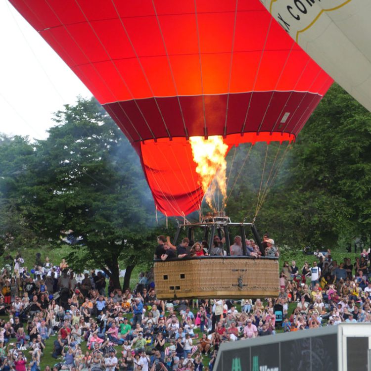 Heißluftballonstart beim Ballonfestival