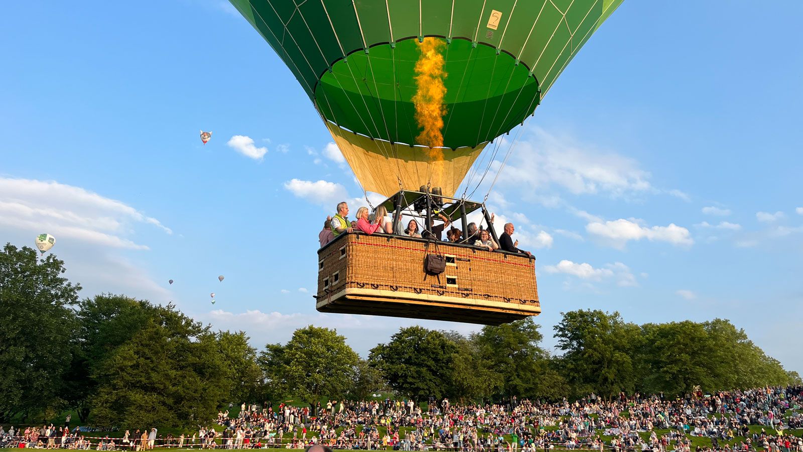 Ballonstart in der Rheinaue beim Ballonfestival Bonn